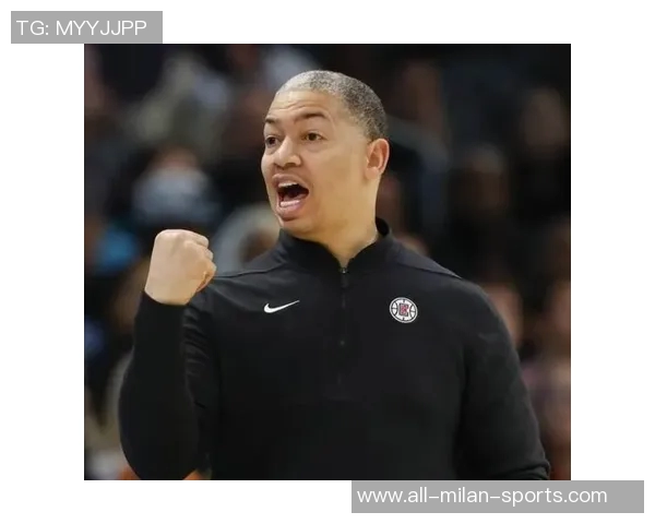 卢指导分析对手中锋外投威胁我们的大个子速度不足小阵容劣势明显